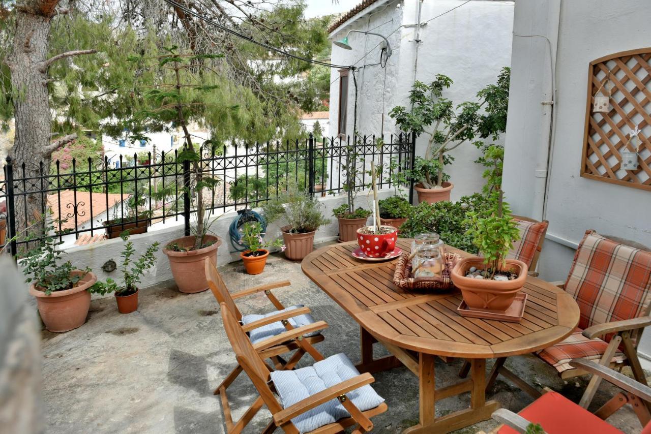 Grandmas Guest House Hydra  Buitenkant foto